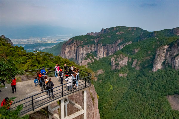 臺州戰(zhàn)略咨詢公司如何為企業(yè)定制長遠發(fā)展戰(zhàn)略？