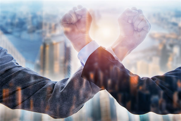 榮耀CEO承認(rèn)銷量非常困難，眾多企業(yè)的品牌戰(zhàn)略啟示